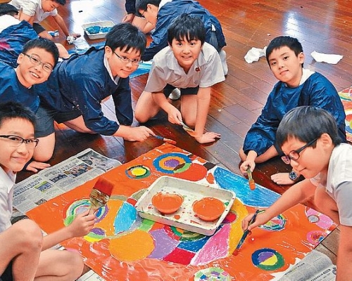 直資小學注重學生的課外發展,鼓勵他們多參與不同課外活動。