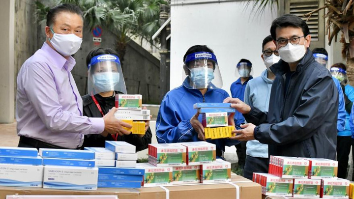 商經局正全力派發內地援港的抗疫物資。資料圖片