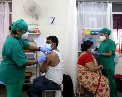 97%孟買成年市民已完成接種第一劑疫苗。路透社資料圖片