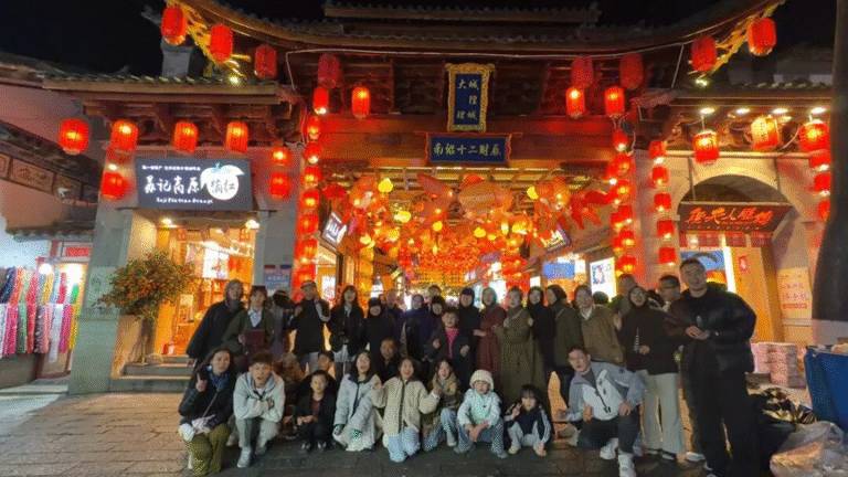 趙雄帶家族34人坐旅遊巴，由青海自駕到雲南過年成為佳話。