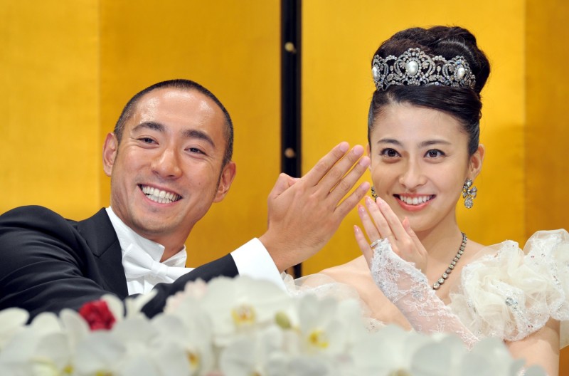 二人結婚7年,育有一兒一女。