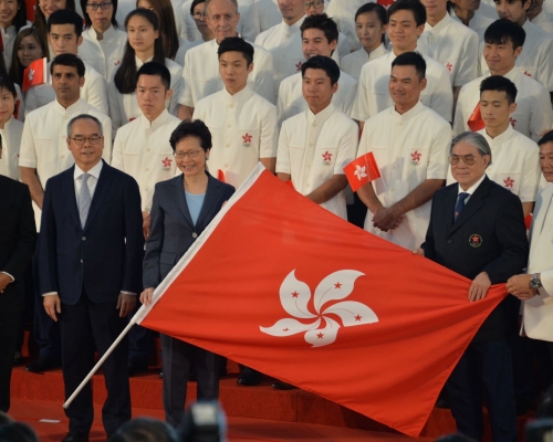 港協暨奧委會舉行香港代表團的授旗典禮。盧江球攝
