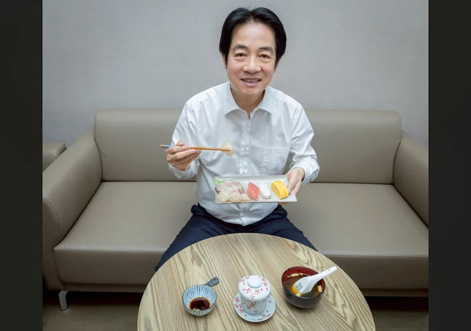 賴清德FB發圖:「今天的午餐是壽司還有味噌湯。」 賴清德FB 賴清德FB發圖:「今天的午餐是壽司還有味噌湯。」 賴清德FB