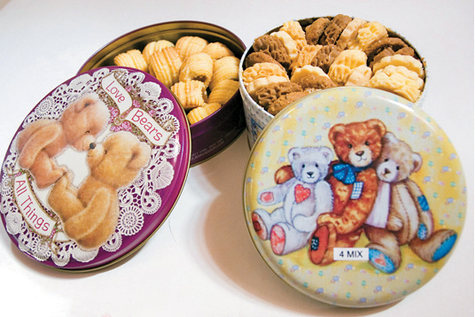 「珍妮曲奇」的特色之一是用熊仔鐵罐盛載，故被內地人稱之為「小熊曲奇」。 （資料圖片）
