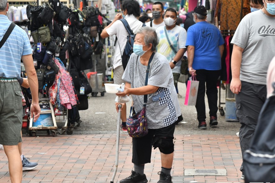 若發現有正領取低收入照顧津貼的照顧者入院,就會通知社署。資料圖片 若發現有正領取低收入照顧津貼的照顧者入院,就會通知社署。資料圖片