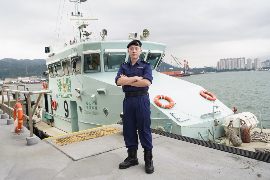 陈景锋计划考取船长执照，增值自己，更努力地守护香港。叶伟豪摄