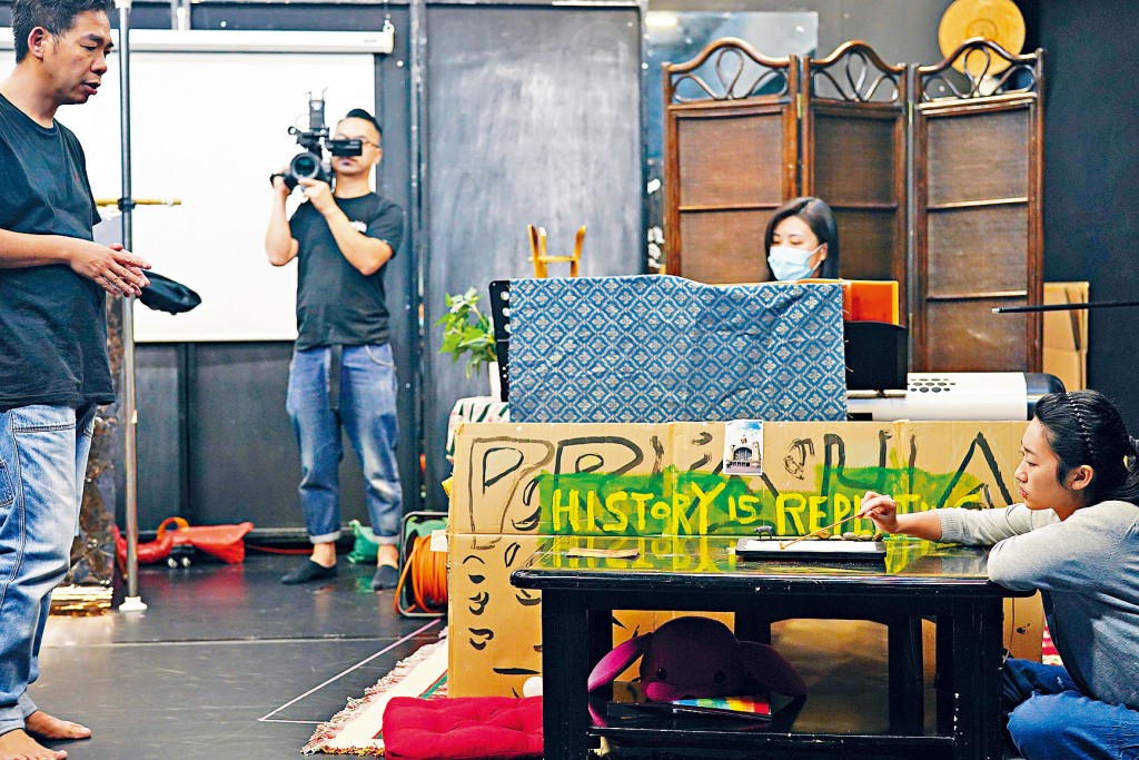 「浪人红白蓝」三部曲之二《红丝绒》。（彩排图片）
　