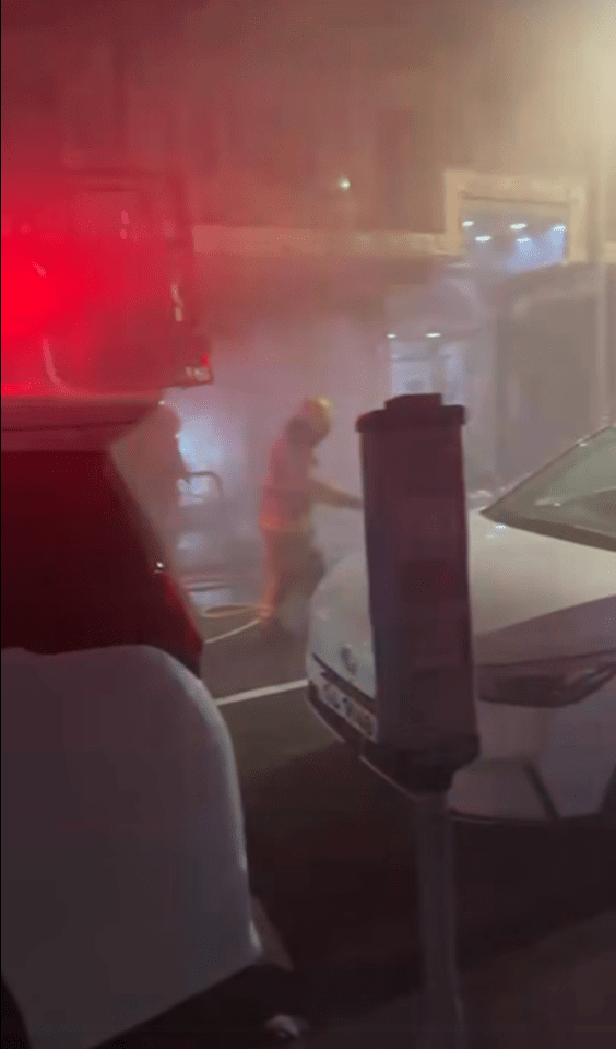 位於文苑街的餐廳「Tony's Hell」發生火警,消防接報到場撲救,迅速將火勢撲熄。Facebook / Tony's Hell 位於文苑街的餐廳「Tony's Hell」發生火警,消防接報到場撲救,迅速將火勢撲熄。Facebook / Tony's Hell
