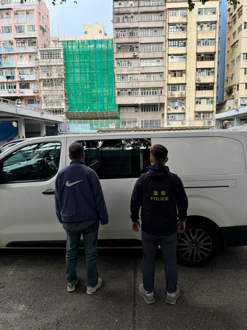 警搗旺角快富街淫竇 拘50歲男主持人。警方圖片