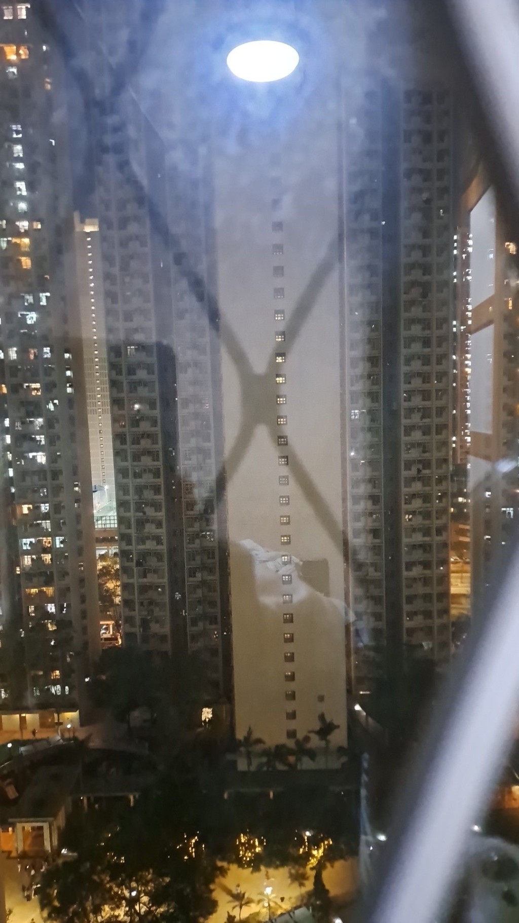 天颂苑颂棋阁发生停电。网上图片