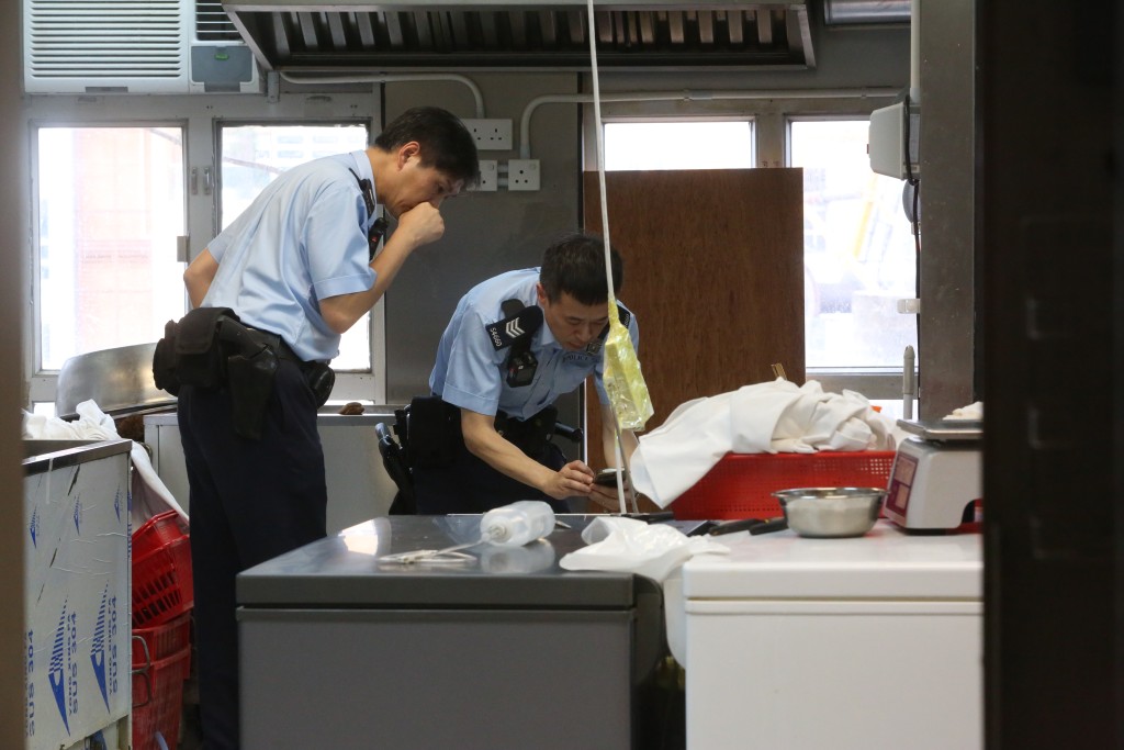 警員到場調查。 警員到場調查。