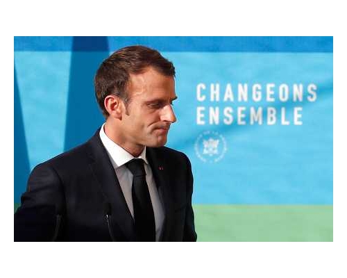 法国总统府消息人士表示，总统马克龙将会见工会代表、雇主组织代表和地方民选官员代表。AP