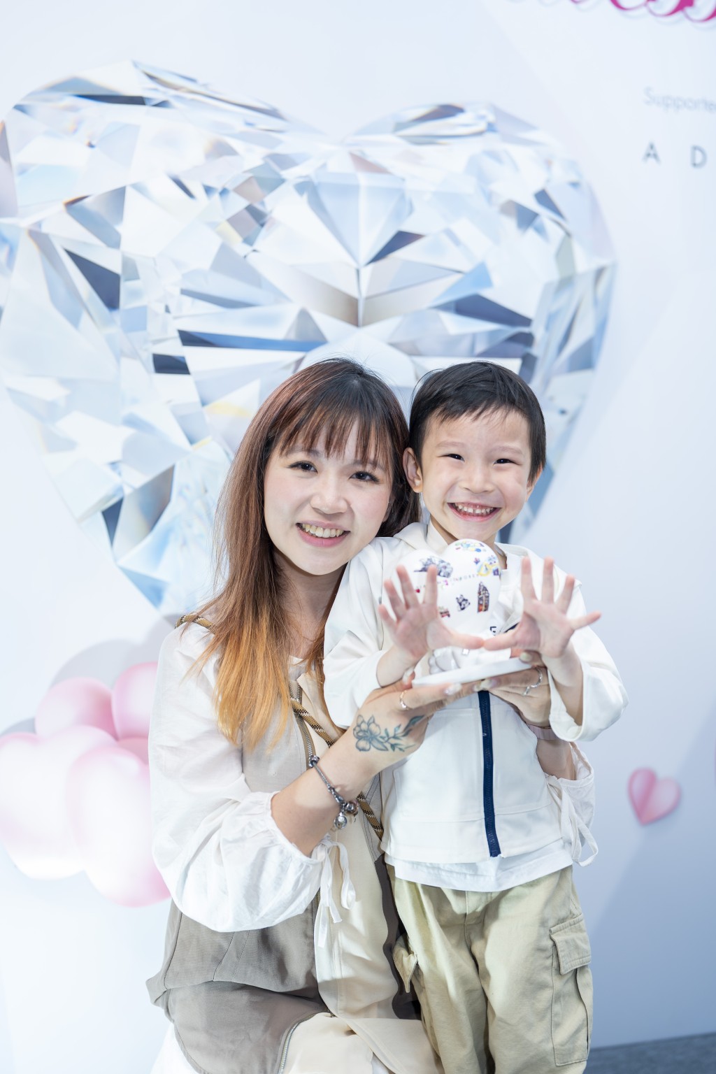 人氣親子博客Samantha帶同兒子參與活動。 人氣親子博客Samantha帶同兒子參與活動。