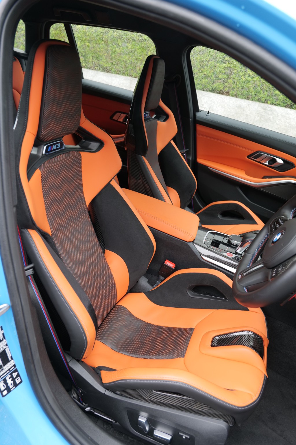BMW M3 Touring測試車額外換裝上M碳纖維輕量桶椅，未連稅須另加$48,000。