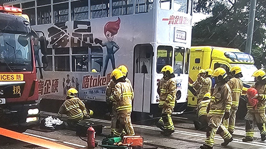 女童当日被撞卷车底，消防员到场拯救伤者。读者提供图片 