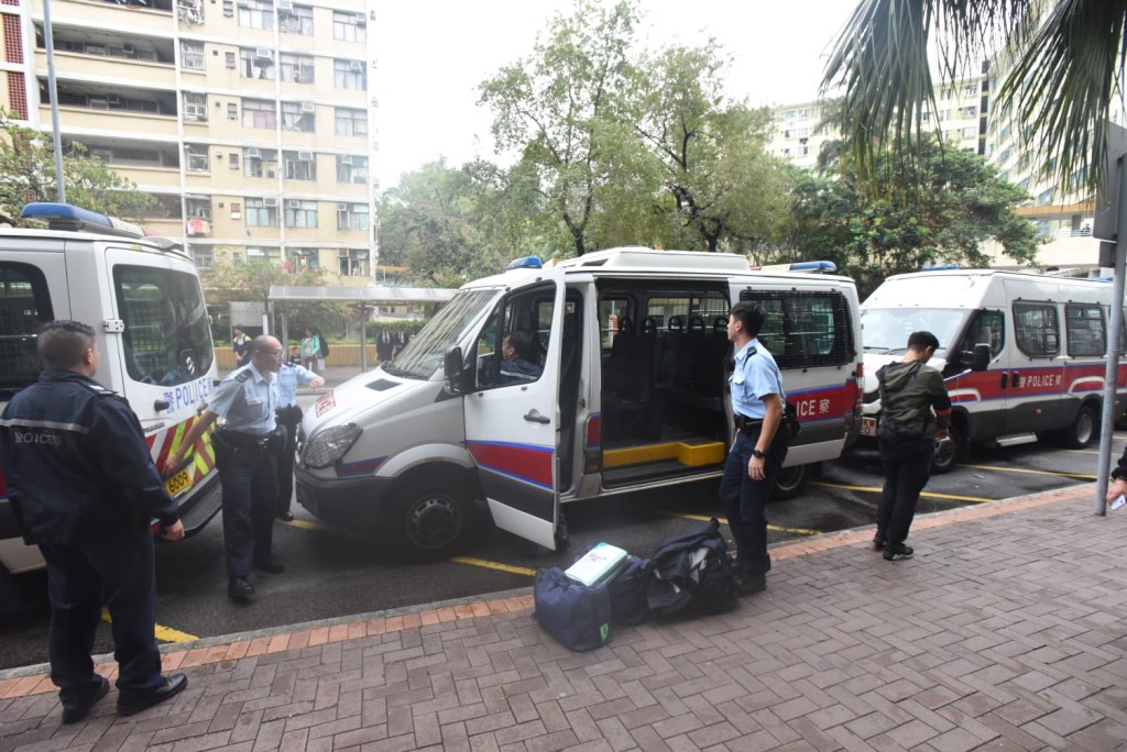 警員到南山邨調查