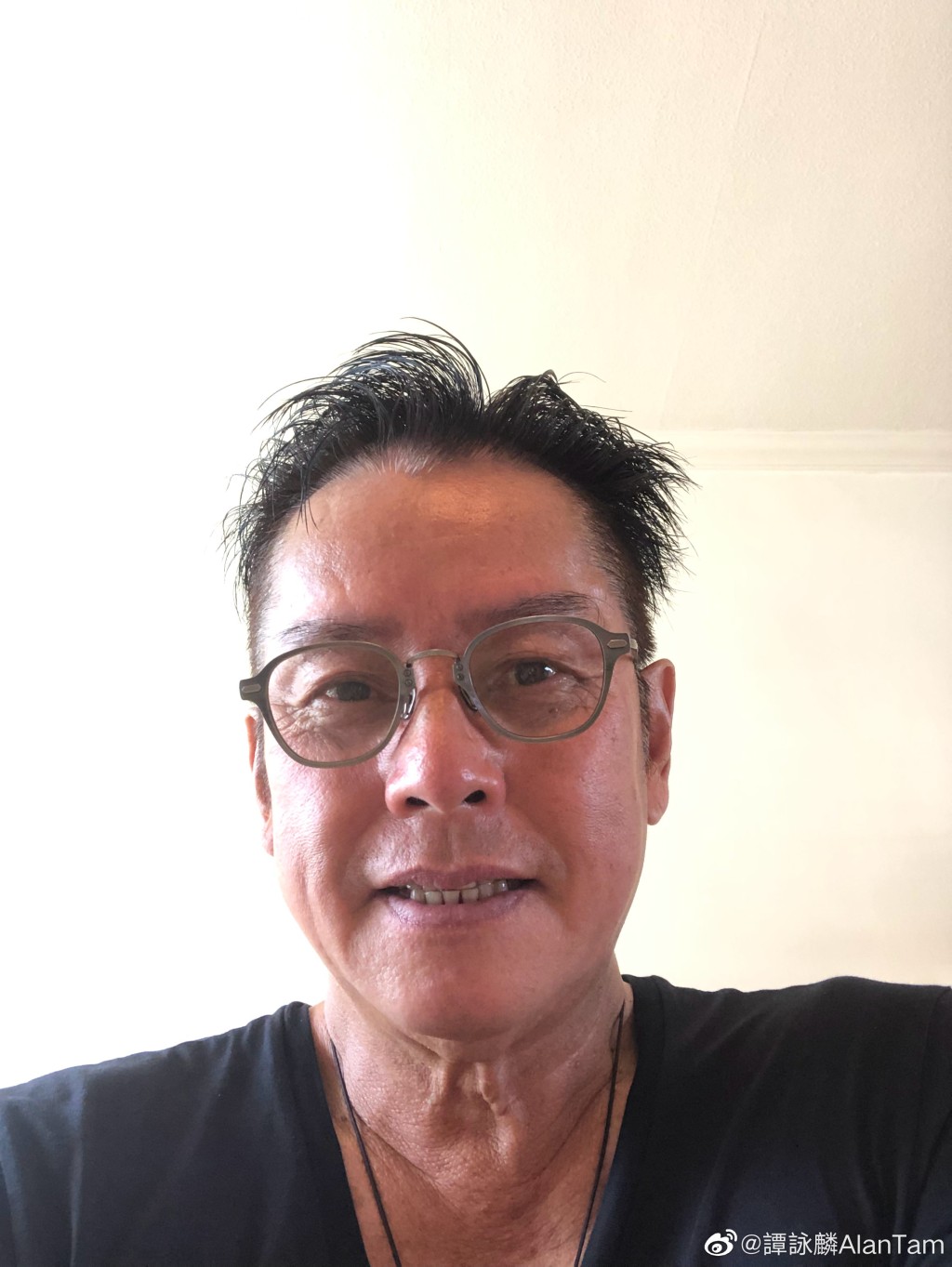 阿倫備戰積極做運動。 阿倫備戰積極做運動。