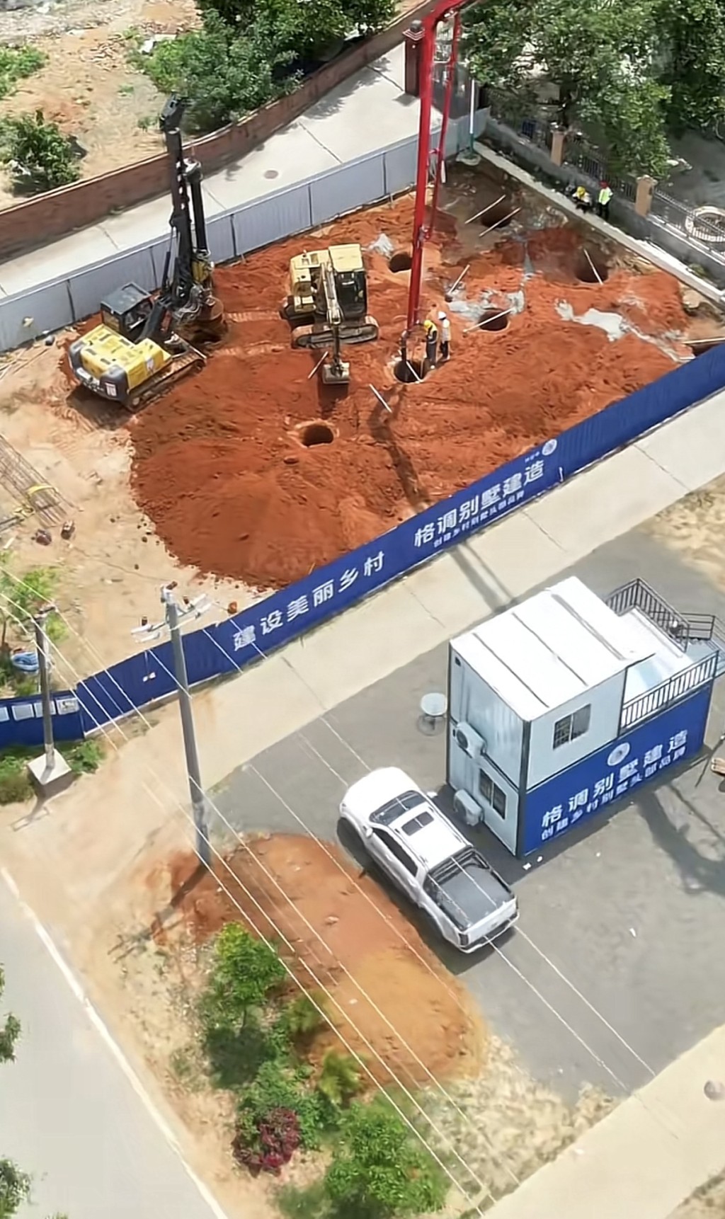 施工現場。抖音@格調別墅建造 施工現場。抖音@格調別墅建造