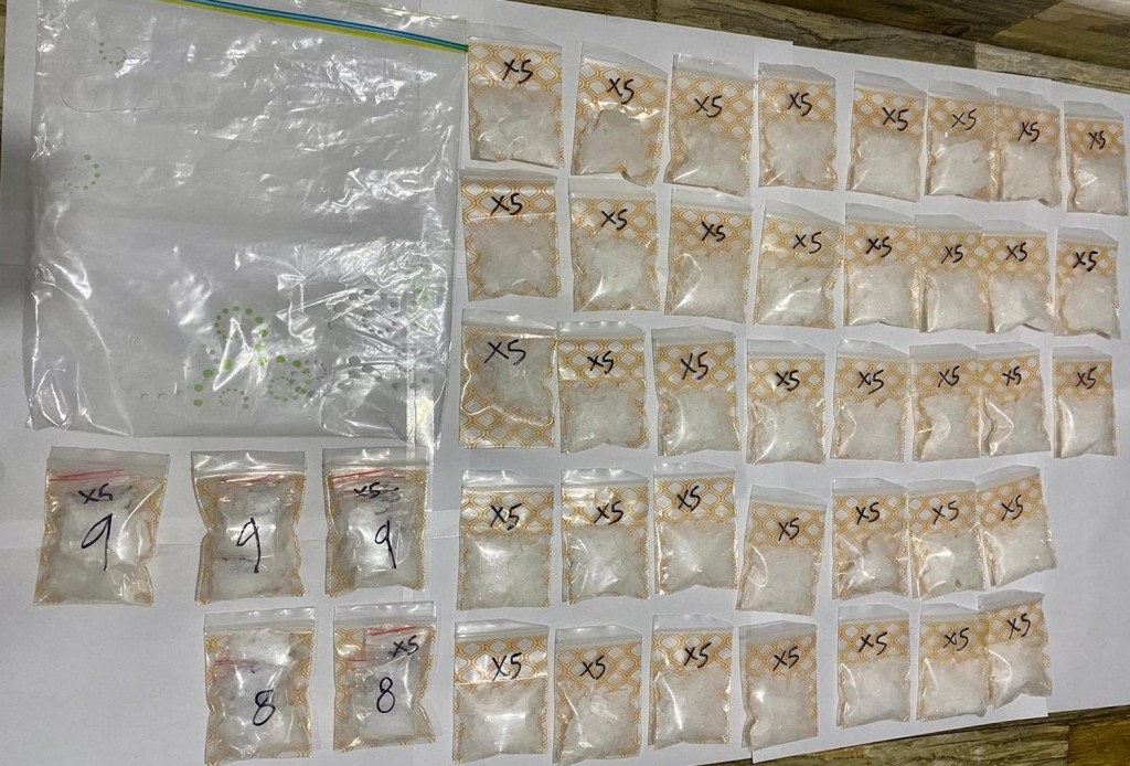 行動中檢獲的證物。警方圖片