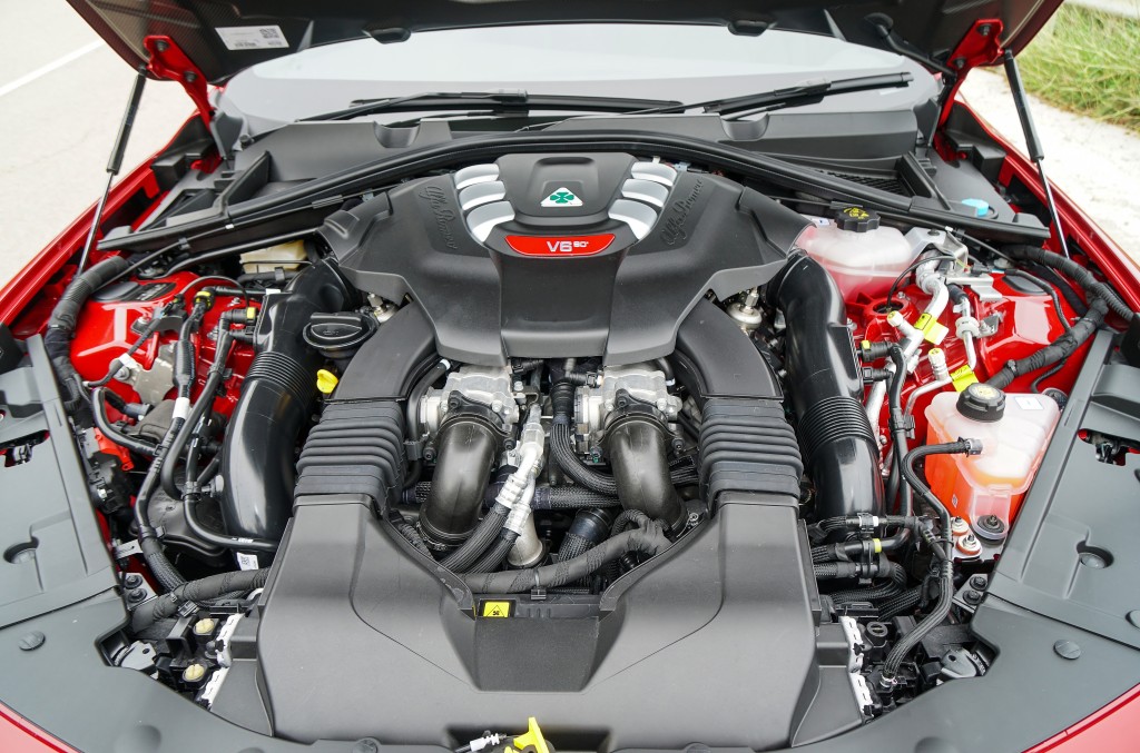 沿自法拉利的2.9公升V6雙Turbo引擎，馬力高達520ps。