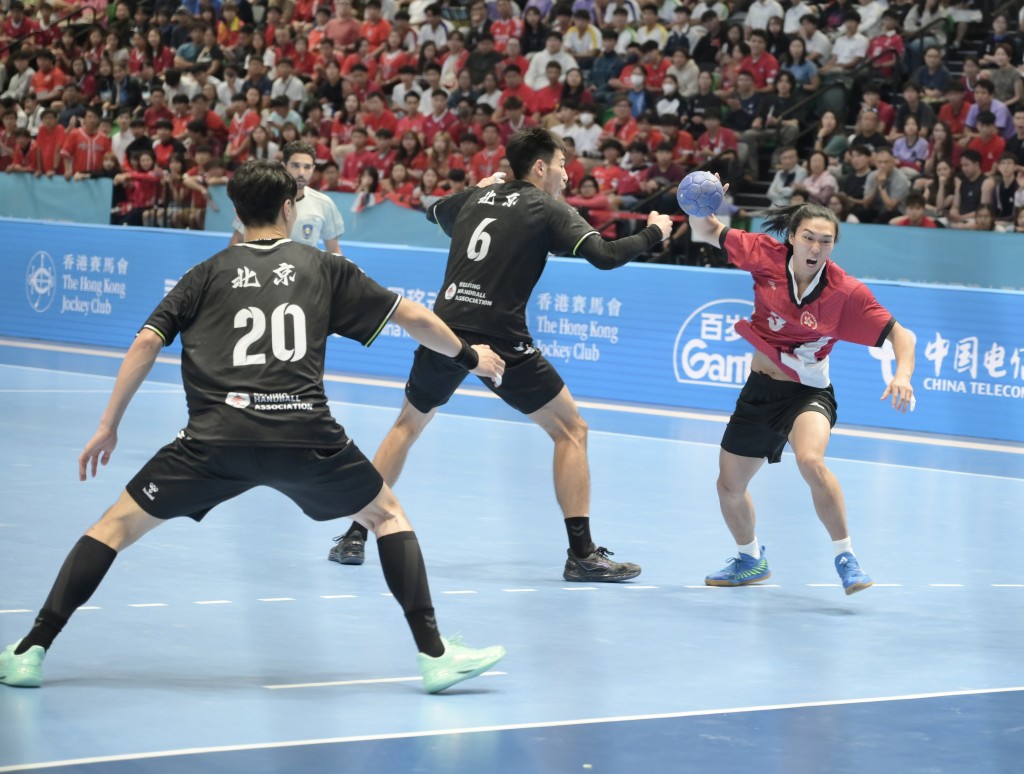 男子手球銅牌賽，港隊不敵北京隊。何君健攝