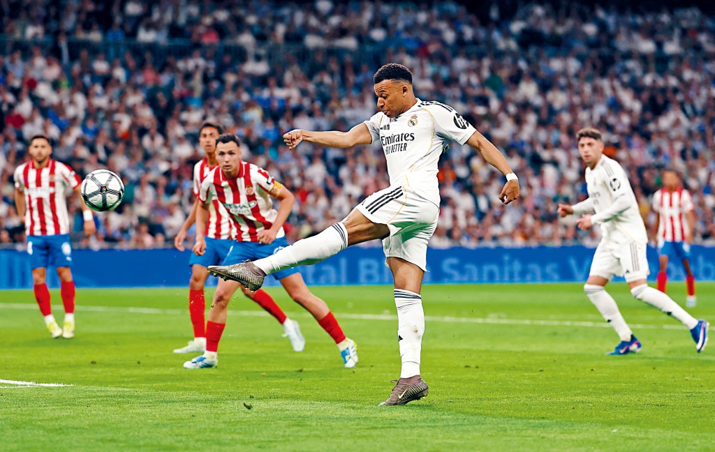 麥巴比(前)有5次射門，可惜未能取得入球。