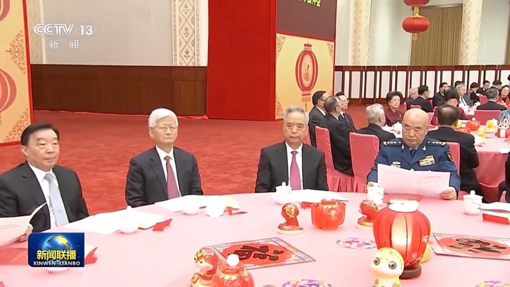 許其亮(右)今年1月出席春節團拜,是其最後公開露面。 許其亮(右)今年1月出席春節團拜,是其最後公開露面。