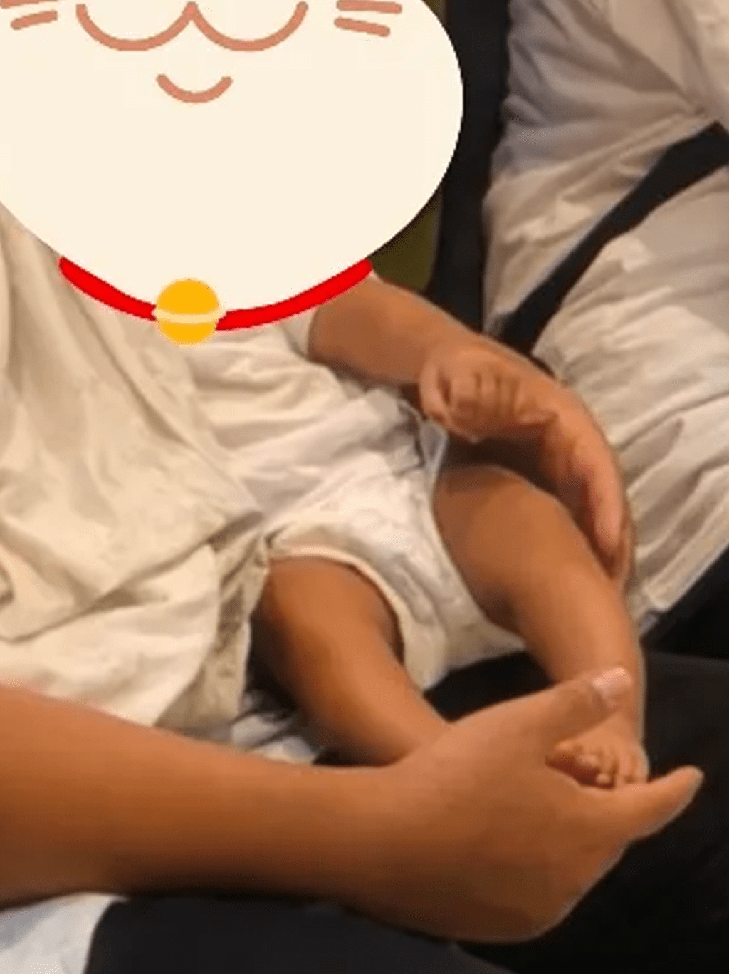 不少網民對男嬰的狀況表示擔憂,直言「完全接受唔到BB唔著褲」,又擔心其營養不良。(相片來源:kaic_sweetie@Threads) 不少網民對男嬰的狀況表示擔憂,直言「完全接受唔到BB唔著褲」,又擔心其營養不良。(相片來源:kaic_sweetie@Threads)