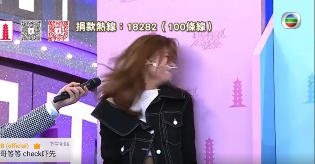 Ali不顧形象Fing晒頭，認真落力。