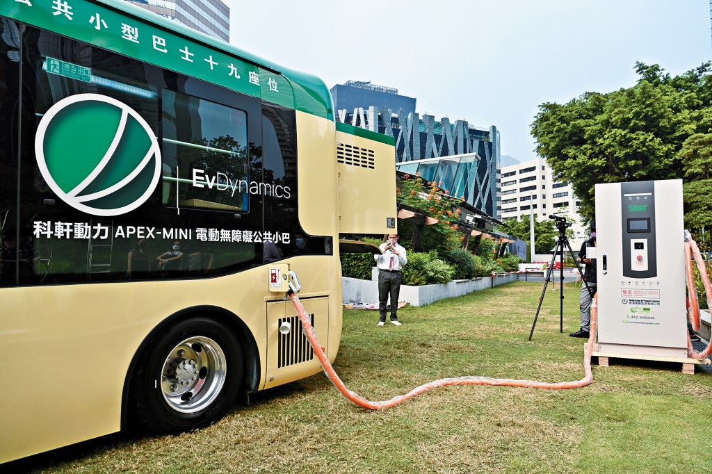 《香港电动车普及化路线图更新版》提出多项针对性措施，包括协助引入更具价格竞争力的电动商用车型号。