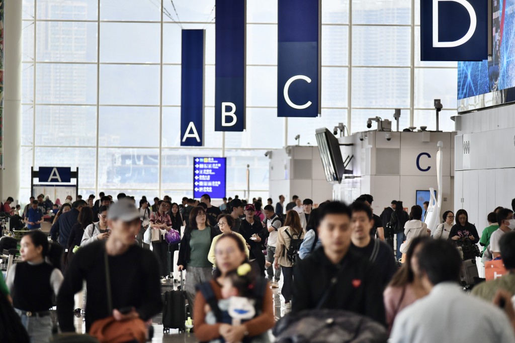 若旅客涉及案件，當局如何處理相關情況。資料圖片