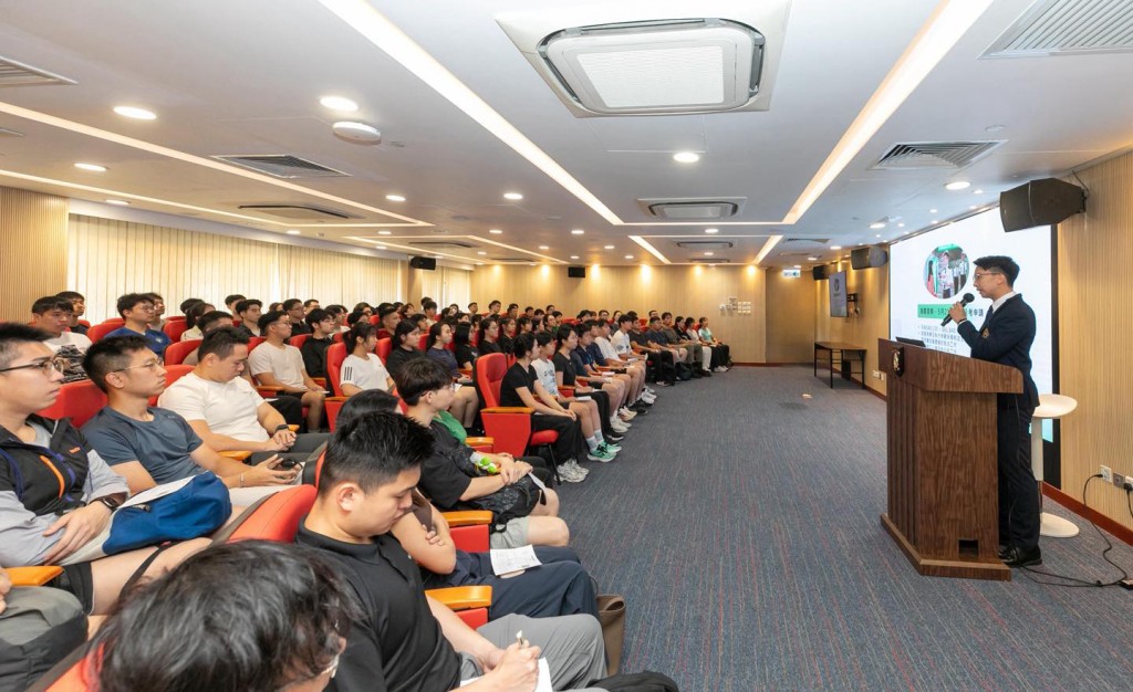 海關督察招聘體驗日今日於香港海關學院舉行,吸引超過1000人報名參與。香港海關fb圖片 海關督察招聘體驗日今日於香港海關學院舉行,吸引超過1000人報名參與。香港海關fb圖片