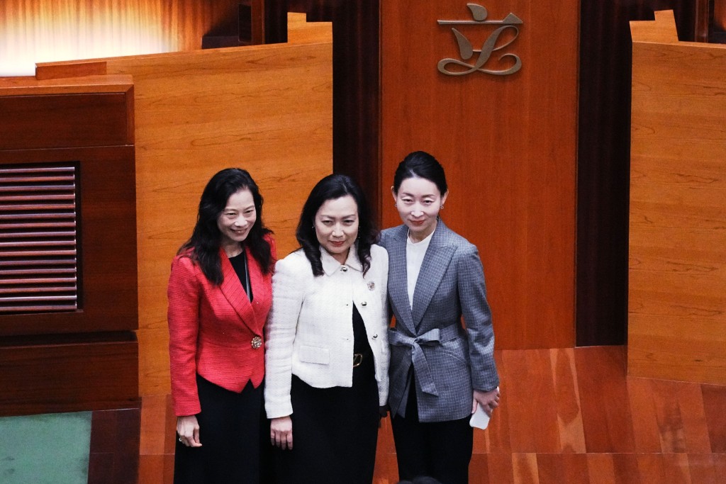 三名女將(左起)陳曼琪、簡慧敏、洪雯合照。汪旭峰攝 三名女將(左起)陳曼琪、簡慧敏、洪雯合照。汪旭峰攝
