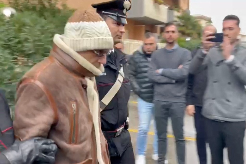 意大利頭號黑手黨老大德納羅被捕的照片。路透社