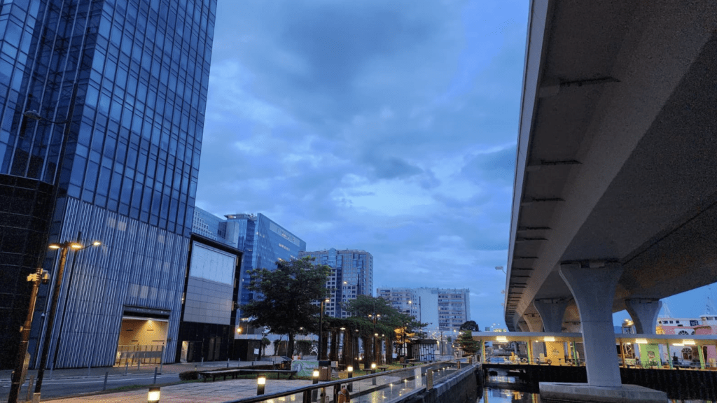 本港今日有幾陣驟雨及狂風雷暴。黎志偉攝
