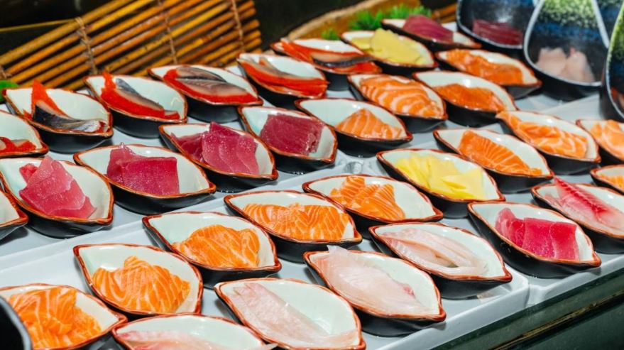 海鮮、刺身、壽司、熱葷均有多款選擇