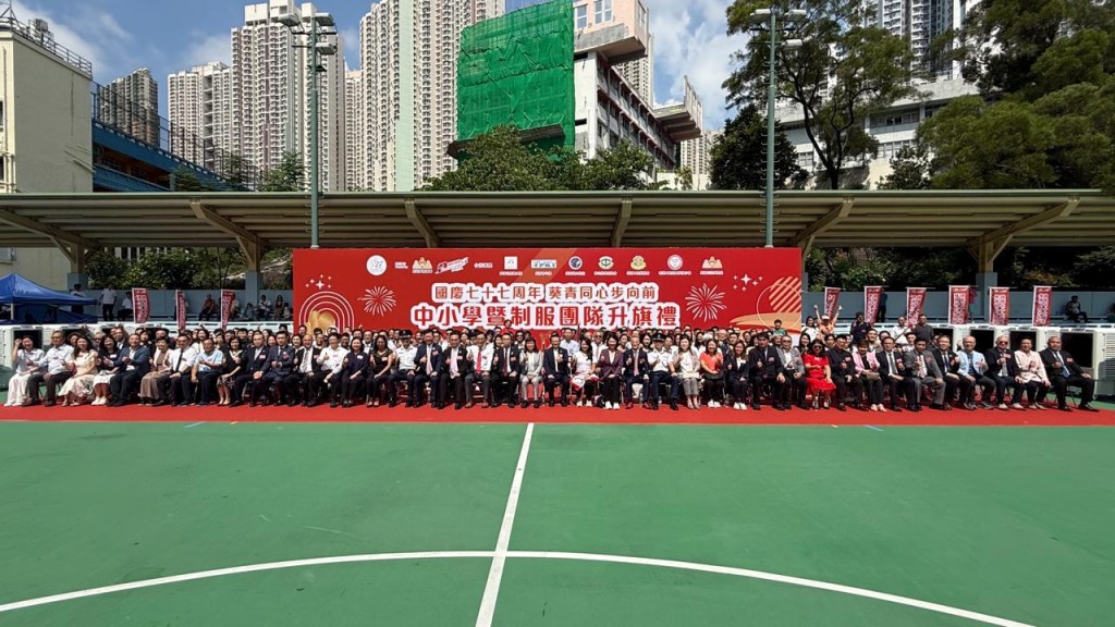 梁乘龍形容，國家的繁榮富強是香港發展的堅實後盾，地區的和睦安定是社會和諧的根基和泉源。