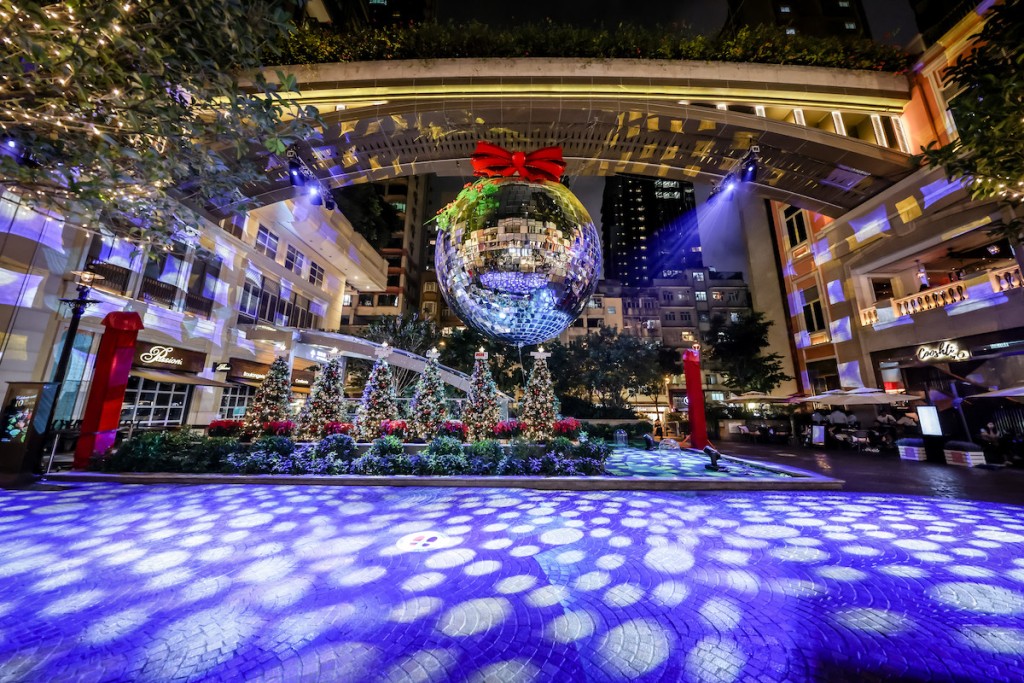利東街Christmas Night Fever Disco派對,全亞洲最巨型7米直徑的鏡面球,重現復古經典的士高 (Disco)舞池