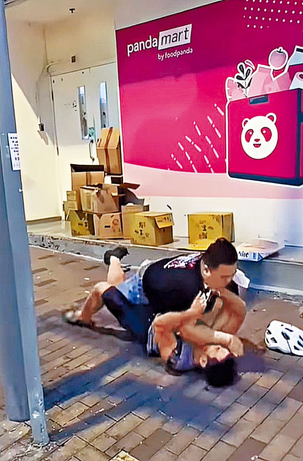 foodpanda外賣員遭經理「叉頸」按地。
