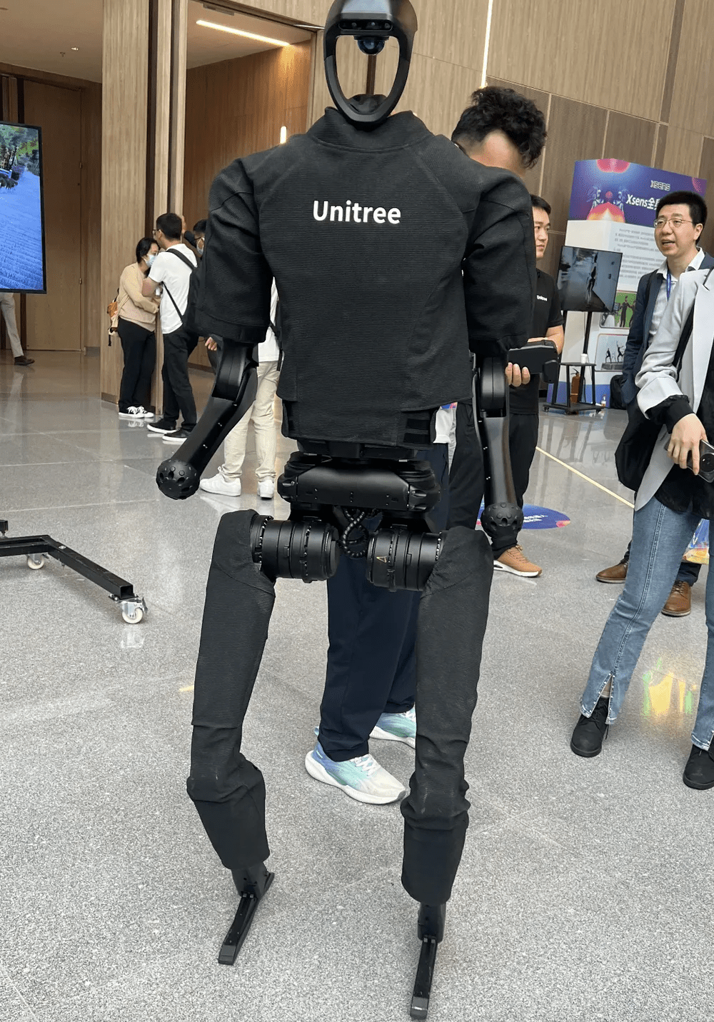 Unitree H1機械人。
