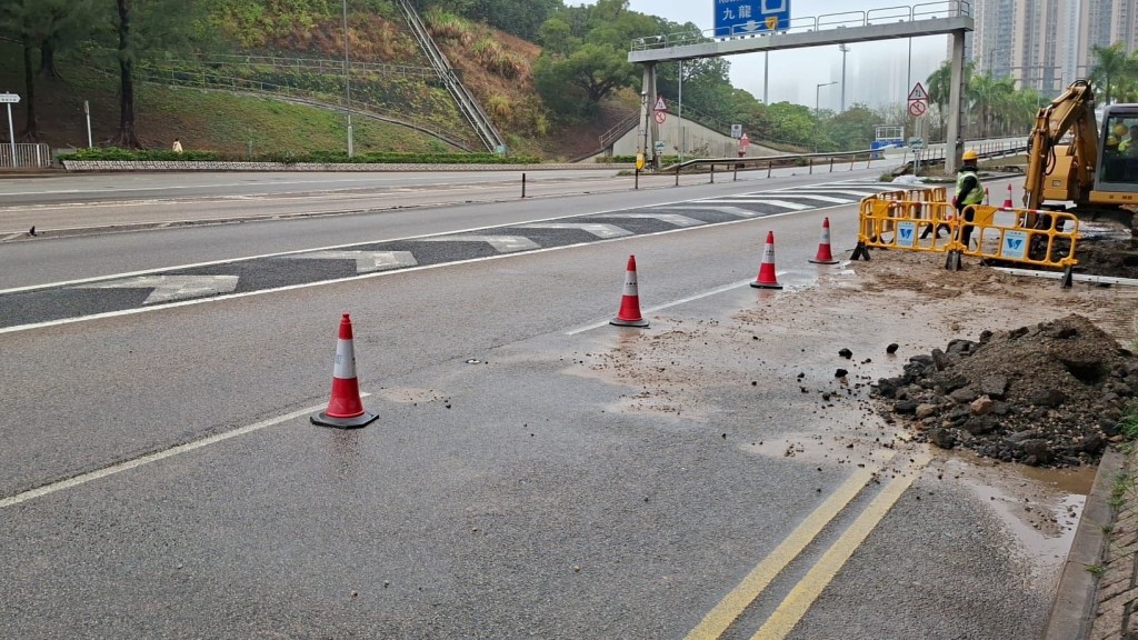 現場為將軍澳環保大道入工業邨方向近昭信路迴旋處。立法會議員方國珊FB圖片 現場為將軍澳環保大道入工業邨方向近昭信路迴旋處。立法會議員方國珊FB圖片