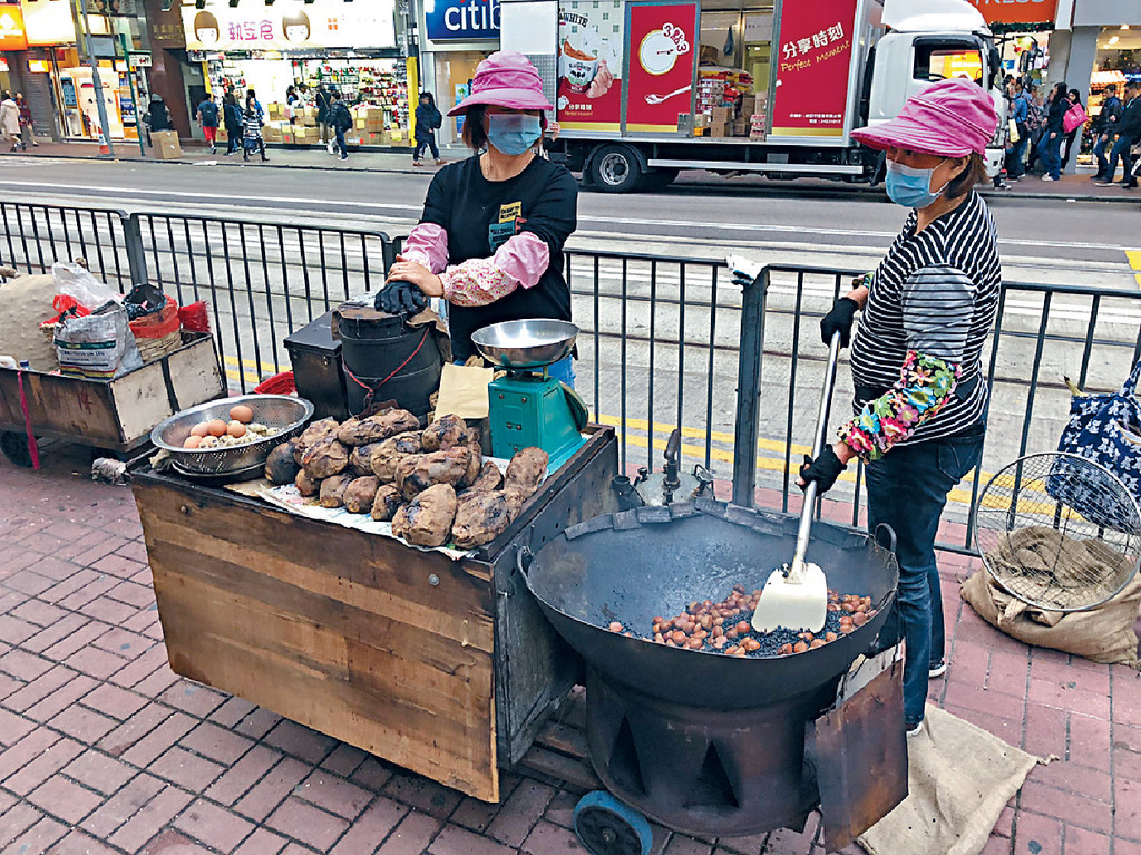 可售賣食物的流動小販牌照由2021年底的294個，減少近兩成至2023年底的241個。