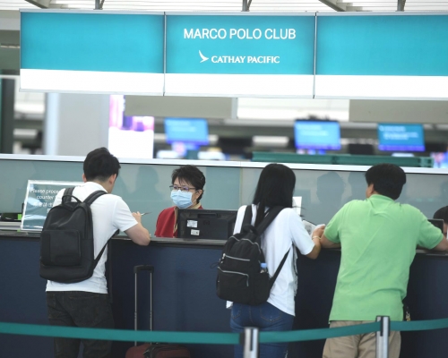 當局收緊機場員工打疫苗的資格。