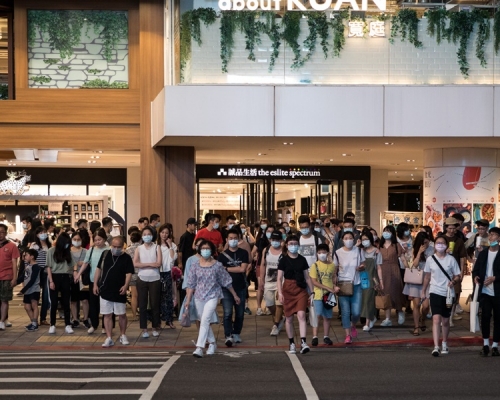 疫情趨緩市民眾外出消費觀光等出現回溫。新華社
