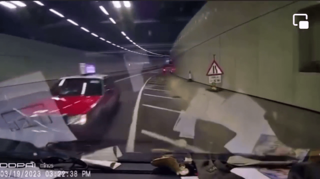 车Cam车辆及时扭軚躲过一劫。车cam L（香港群组）FB