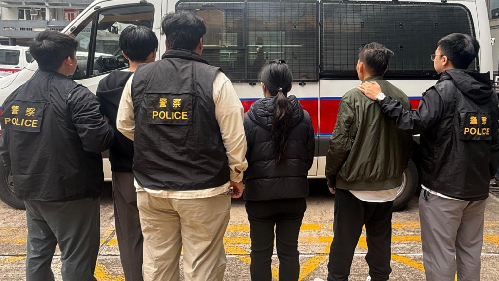 行動中，警方拘捕3名男女。警方提供