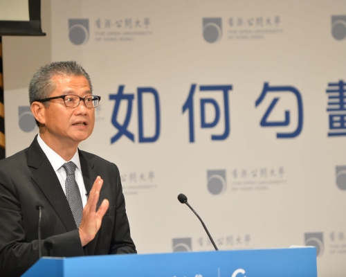 陳茂波勉勵年輕人需跨文化能力 。