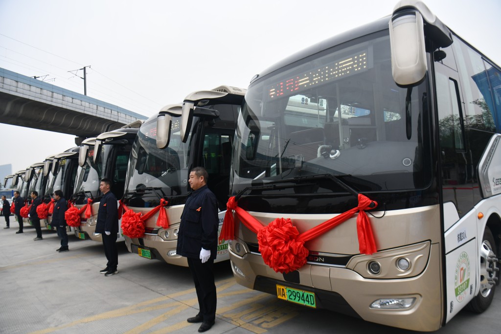 成都公交集團的電動車巴士。（中新社）