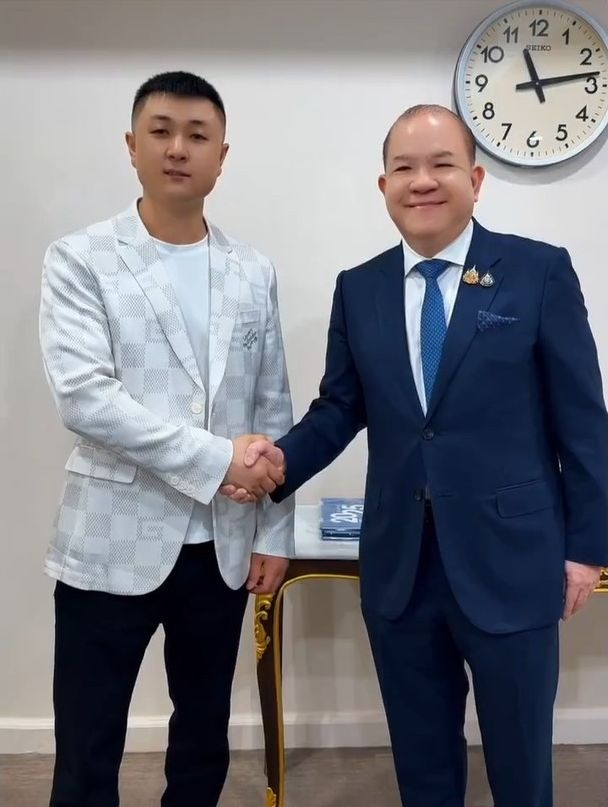 太原老葛獲泰國商業部長披猜會見。