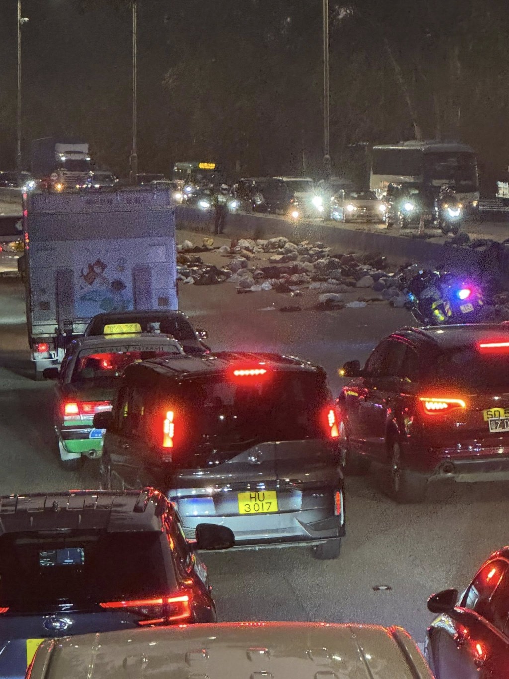 現場交通繁忙。FB：Eric Mak@香港交通及突發事故報料區